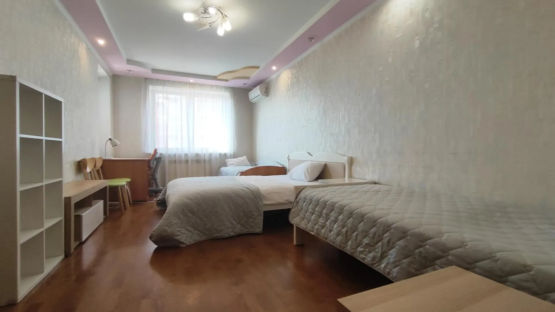 Велика Двокімнатна Данькевича Kyiv Apartment