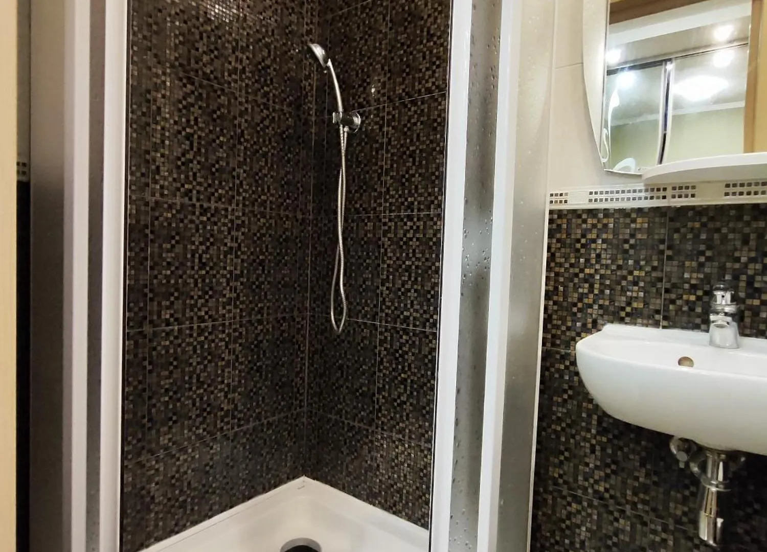 Велика Двокімнатна Данькевича Kyiv Apartment